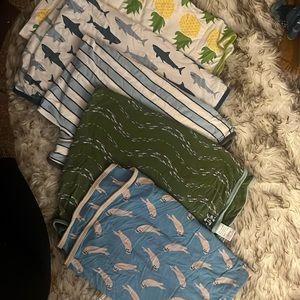 5 KicKee swaddles